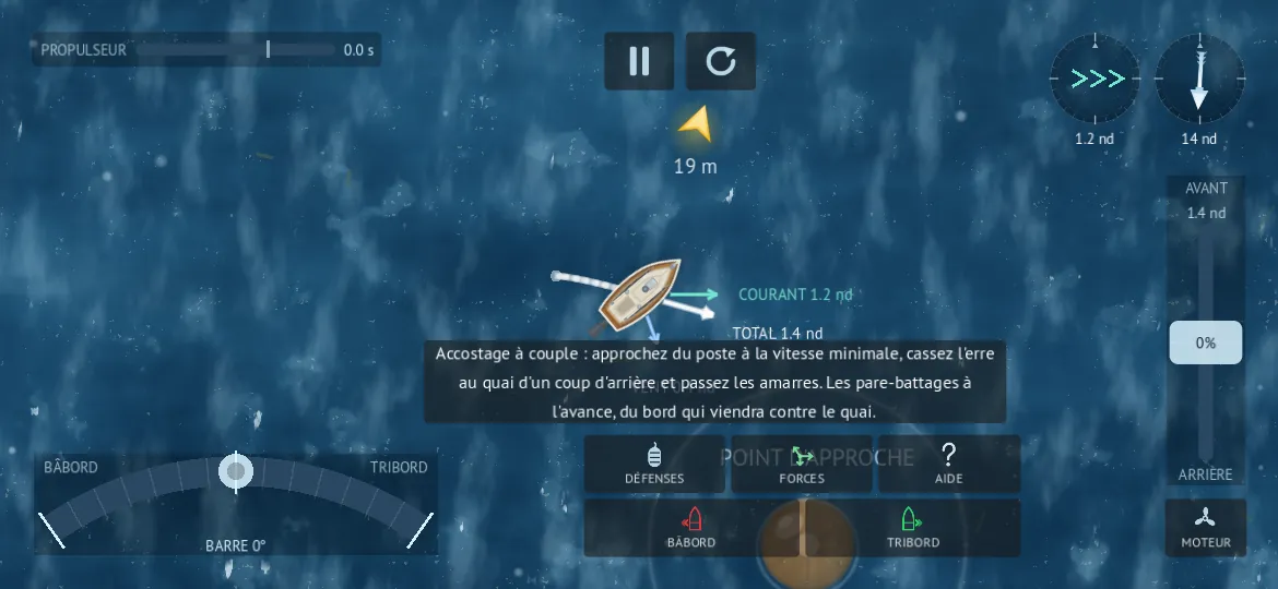 Simulateur d’accostage en voilier : un bateau approche du quai, avec les flèches de force du vent, du courant et de la dérive résultante